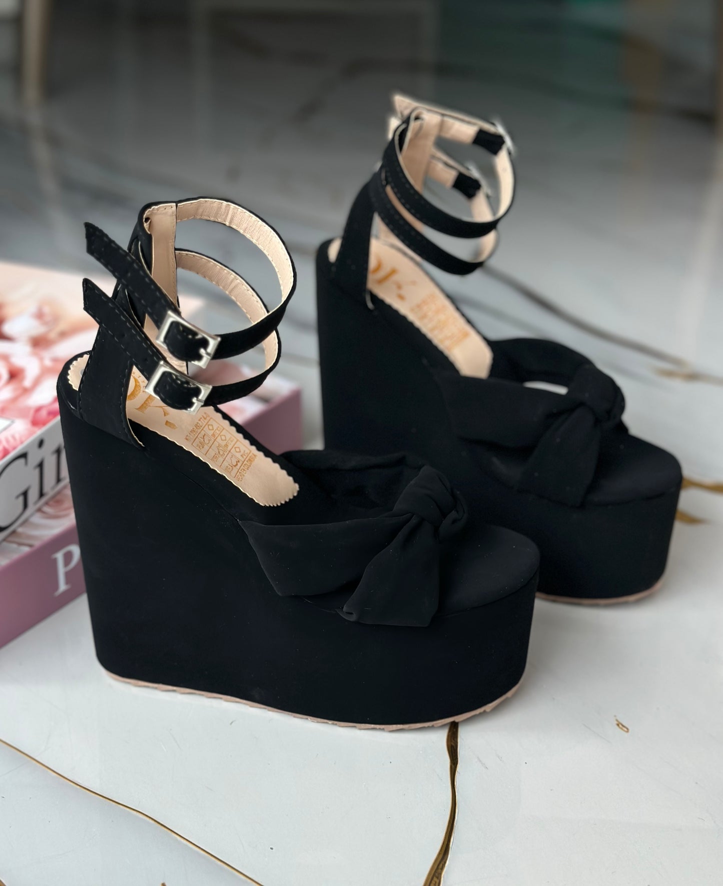 Plataforma negra Rf 114